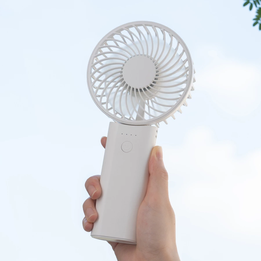An all-around partner for summer travel: a cooling device and an emergency power bank